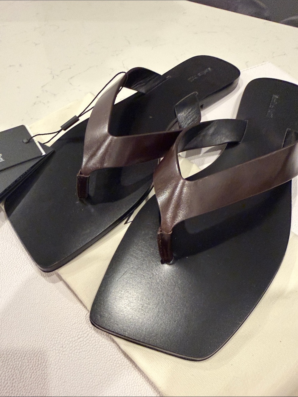 Massimo Dutti Women's Black Footbed Brown Leather Strap Square-Toe Flip Flops - Picture 2 of 5